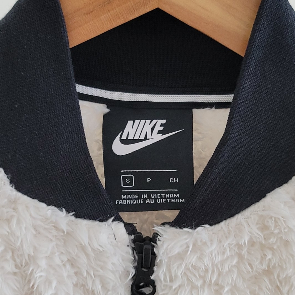 Nike Women's Sportswear Sherpa Bomber Jacket - Picture 5 of 6